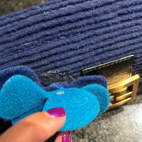 Authentic FENDI baguette wool handbag - Picture 7 of 16